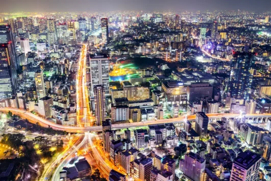 Tokio Esencial: Futuro y Tradición